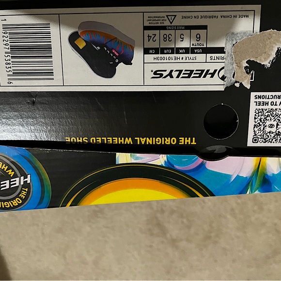 Brand New Heely Wheeled Shoes - Picture 1 of 5